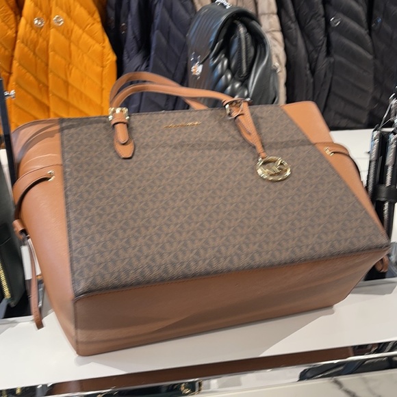 Michael Kors Gilly Travel Large Drawstring Tote - Picture 12 of 16